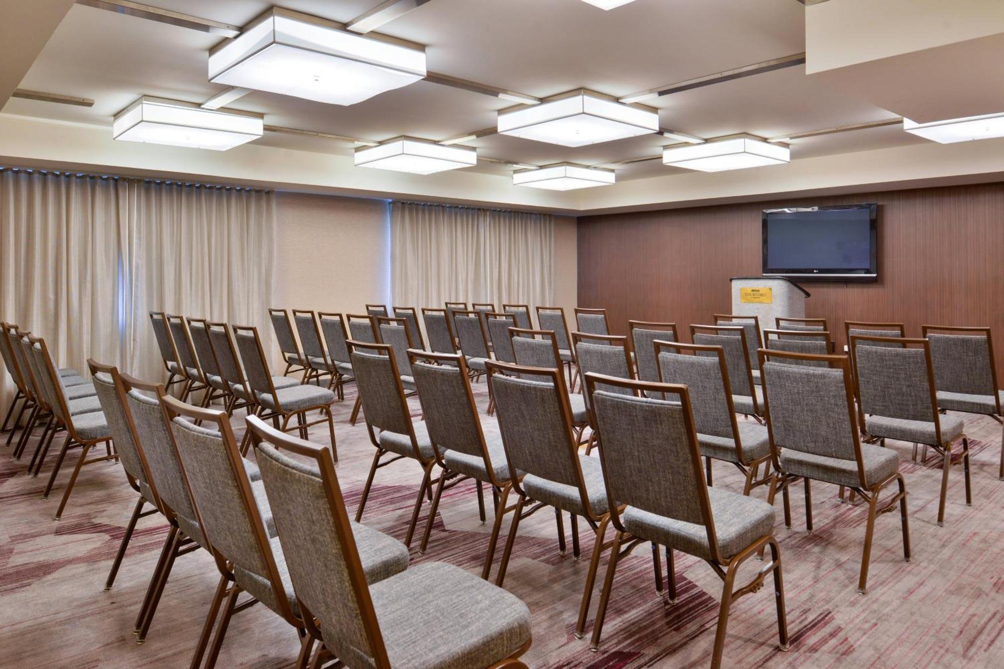 Hotel Courtyard By Marriott